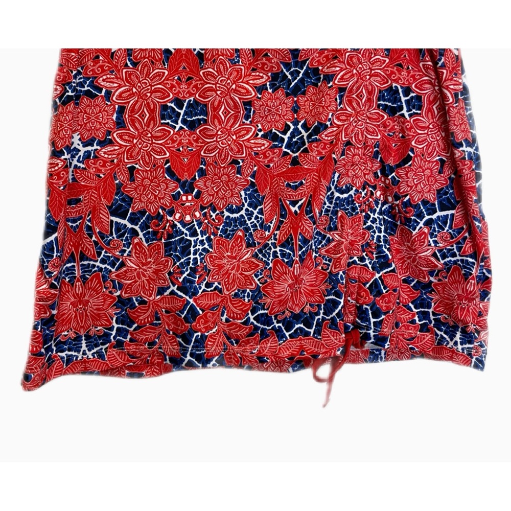 Women’s golf skort.  Size medium.  Stretchy blue and orangish red.